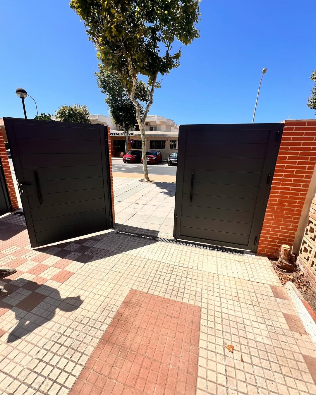 Puertas correderas de aluminio en obra